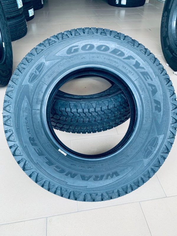 Goodyear 215R15C
